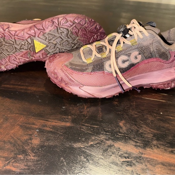 Nike ACG Kids Sneakers - Picture 1 of 4